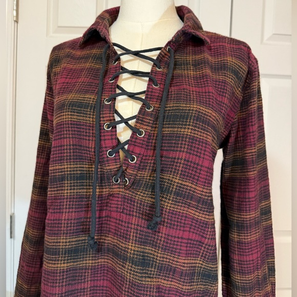 American Eagle Outfitters Plaid Lace-Up Top - Red and Black - Picture 2 of 3